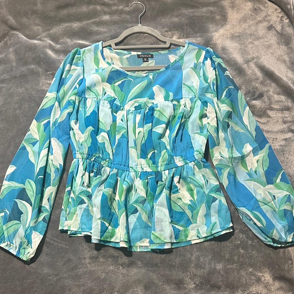 NWOT VENUS Leaf Patterned Blue and Green Blouse